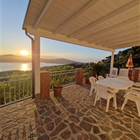 Trilocale Maila with Sea View in Capoliveri