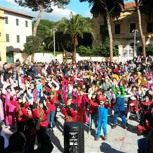 Carnival in Marina di Campo: in memory of the little Giorgia