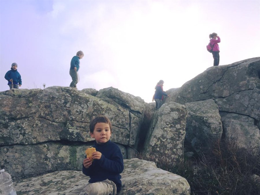 KIDS AROUND!