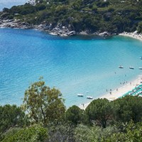 Ilaria Vangi di FanPage.it scrive delle più belle spiagge dell'Isola d'Elba