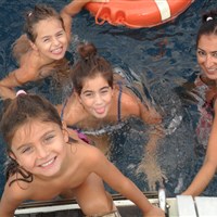 ÉTÉ À L'ÎLE D'ELBE : POUR LES ENFANTS UNE INCROYABLE AVENTURE À LA RECHERCHE DE BALEINES ET DE DAUPHINS