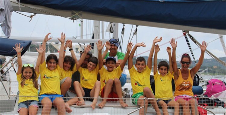 ÉTÉ À L'ÎLE D'ELBE : POUR LES ENFANTS UNE INCROYABLE AVENTURE À LA RECHERCHE DE BALEINES ET DE DAUPHINS