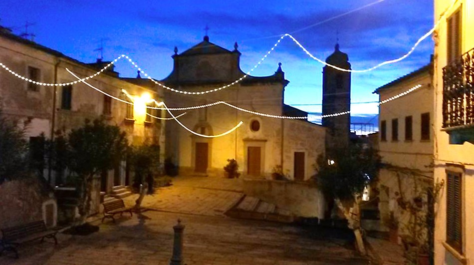 A serenade under the window ... here is the Feast of May on Elba