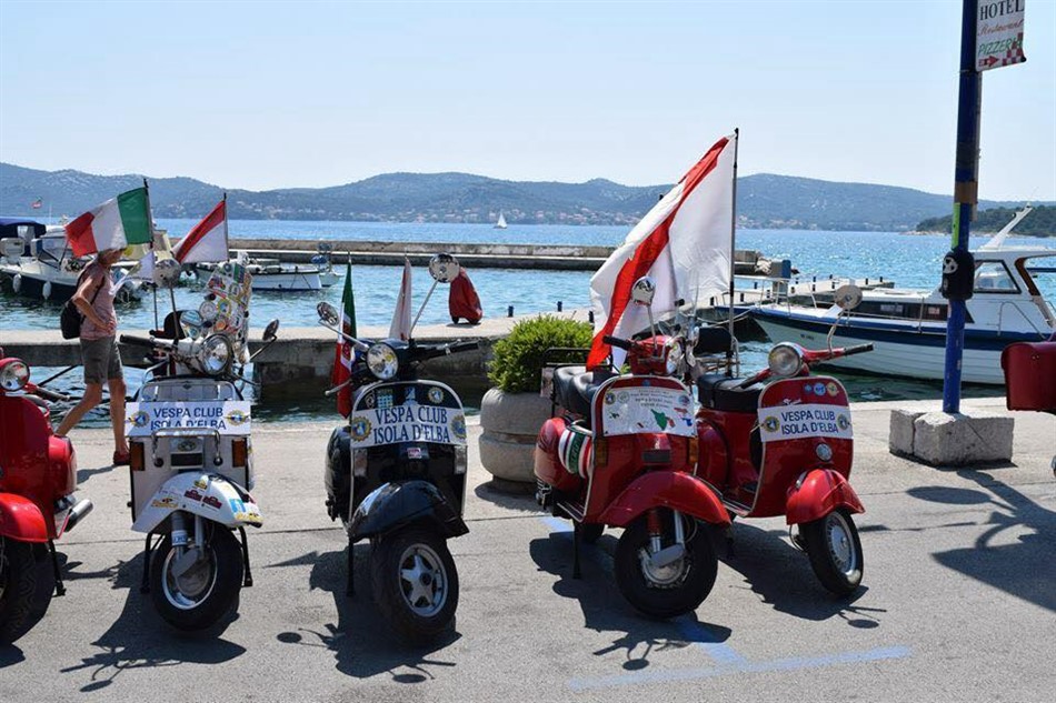 28-29 AVRIL : PASSION POUR LA VESPA.... À L'ÎLE D'ELBE !