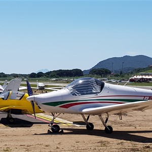 AEROPORTO LA PILA: un’invasione di aeroplani all’Elba per la Zingarata